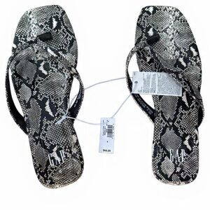 NEW! GAP Black & White Patterned Flip Flops | Size 6